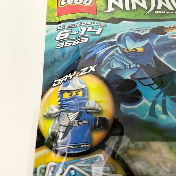 Lego Ninjago Jay ZX Booster Pack 9553 - Picture 4 of 9